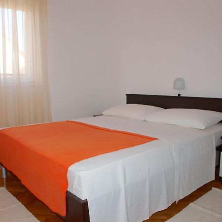 Apartments Mirja - 100M From The Beach & Parking Trogir Ngoại thất bức ảnh
