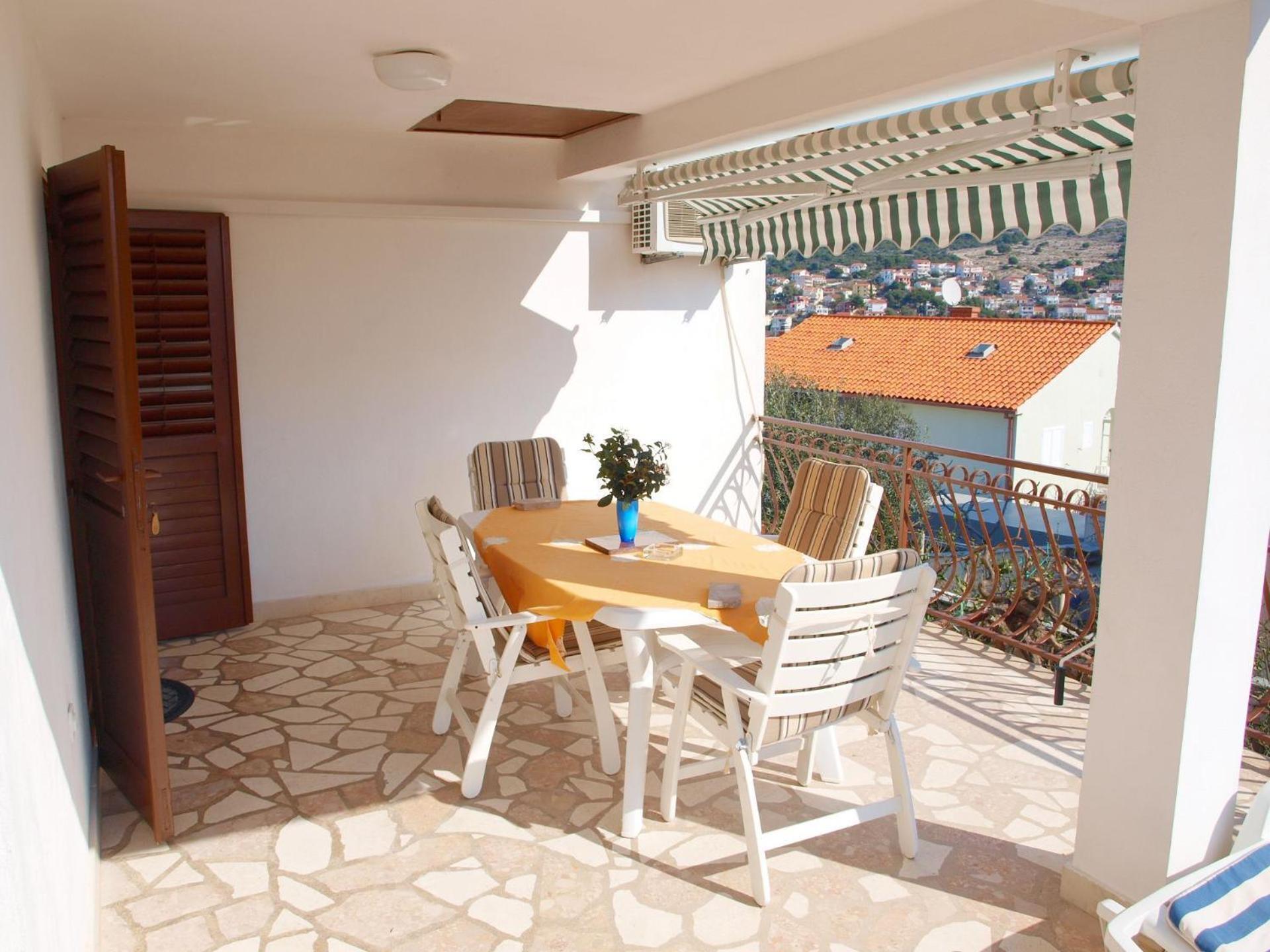 Apartments Mirja - 100M From The Beach & Parking Trogir Ngoại thất bức ảnh