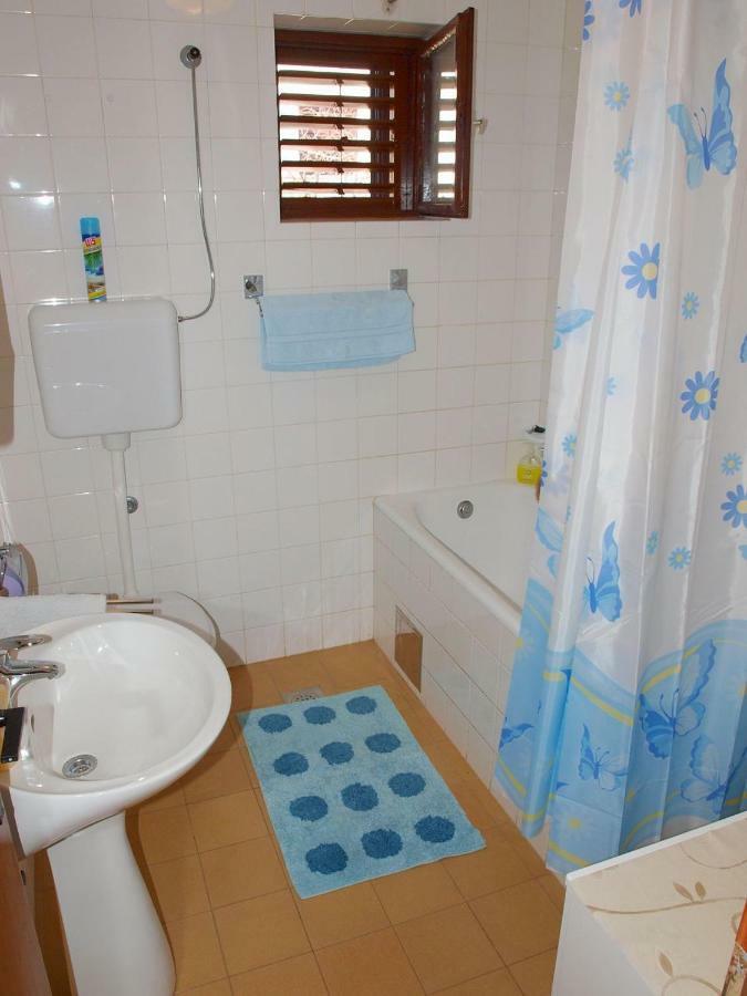 Apartments Mirja - 100M From The Beach & Parking Trogir Ngoại thất bức ảnh